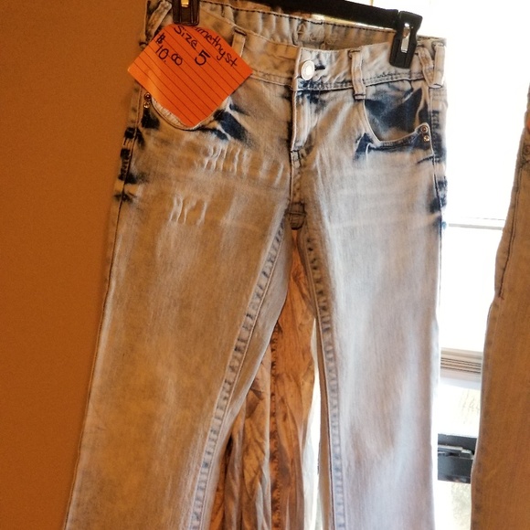 Jeana - Picture 1 of 2